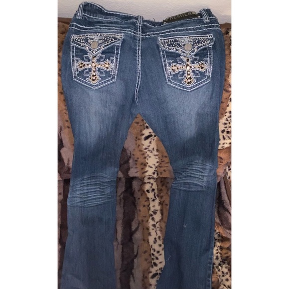 dark-washed boot cut jeans. - Picture 2 of 4